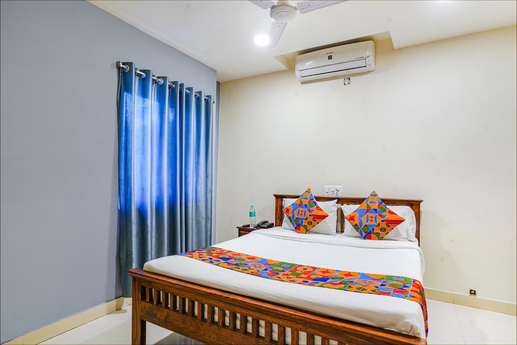 Fabhotel Unique Suites Hyderabad Exterior photo